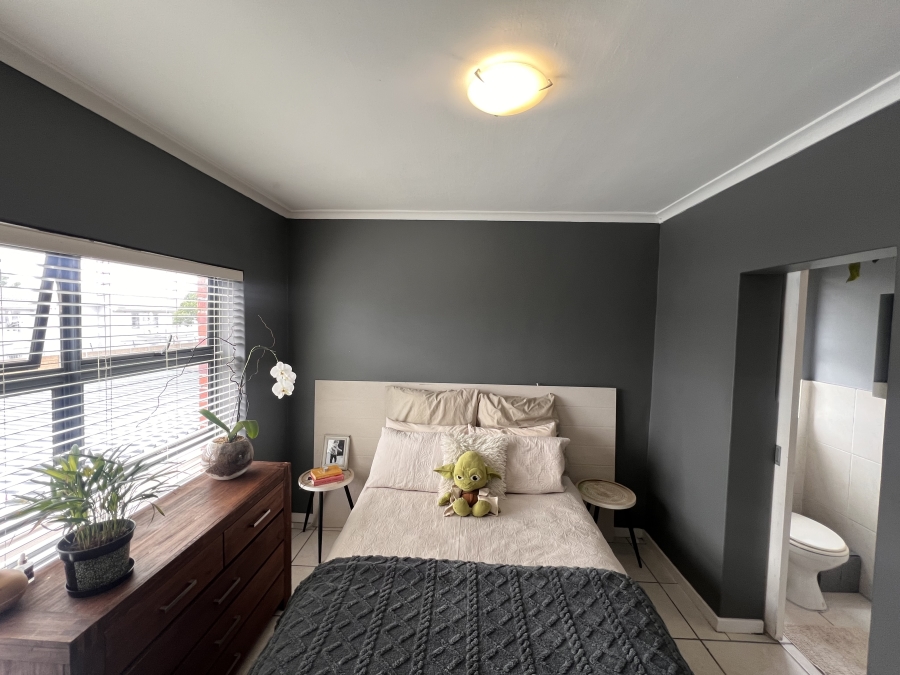2 Bedroom Property for Sale in Royal Ascot Western Cape